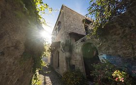 Finestra Medieval Home